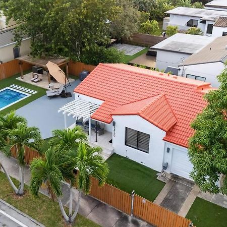 فيلا Luxury Retreat 3B ,2Ba Pool , Coral Gables Center ميامي المظهر الخارجي الصورة