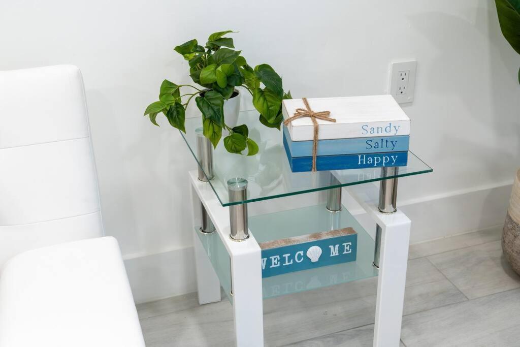 فيلا Luxury Retreat 3B ,2Ba Pool , Coral Gables Center ميامي المظهر الخارجي الصورة