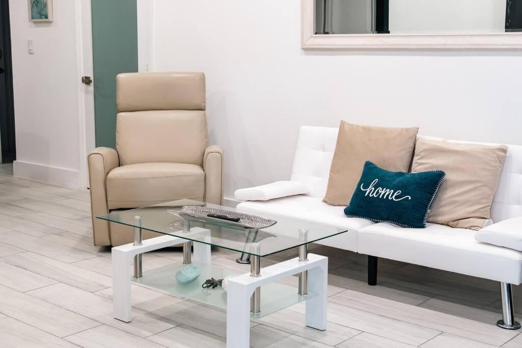 فيلا Luxury Retreat 3B ,2Ba Pool , Coral Gables Center ميامي المظهر الخارجي الصورة