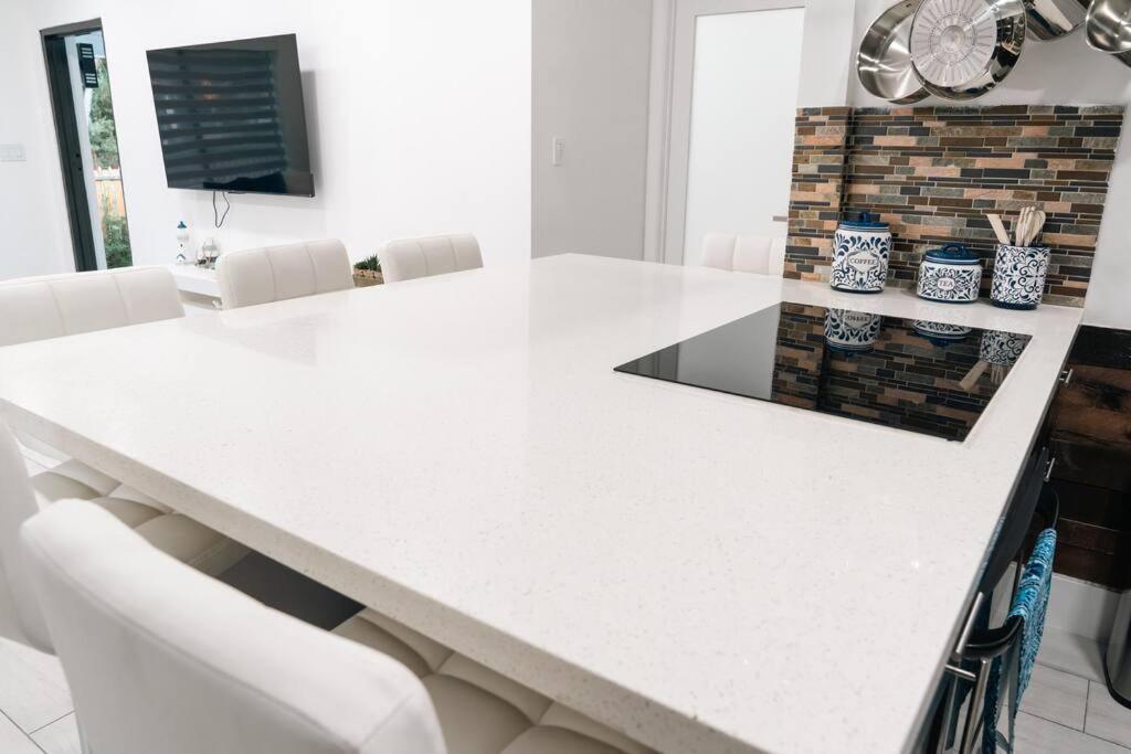 فيلا Luxury Retreat 3B ,2Ba Pool , Coral Gables Center ميامي المظهر الخارجي الصورة
