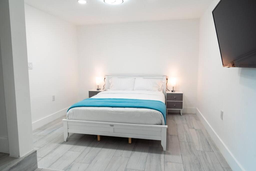 فيلا Luxury Retreat 3B ,2Ba Pool , Coral Gables Center ميامي المظهر الخارجي الصورة