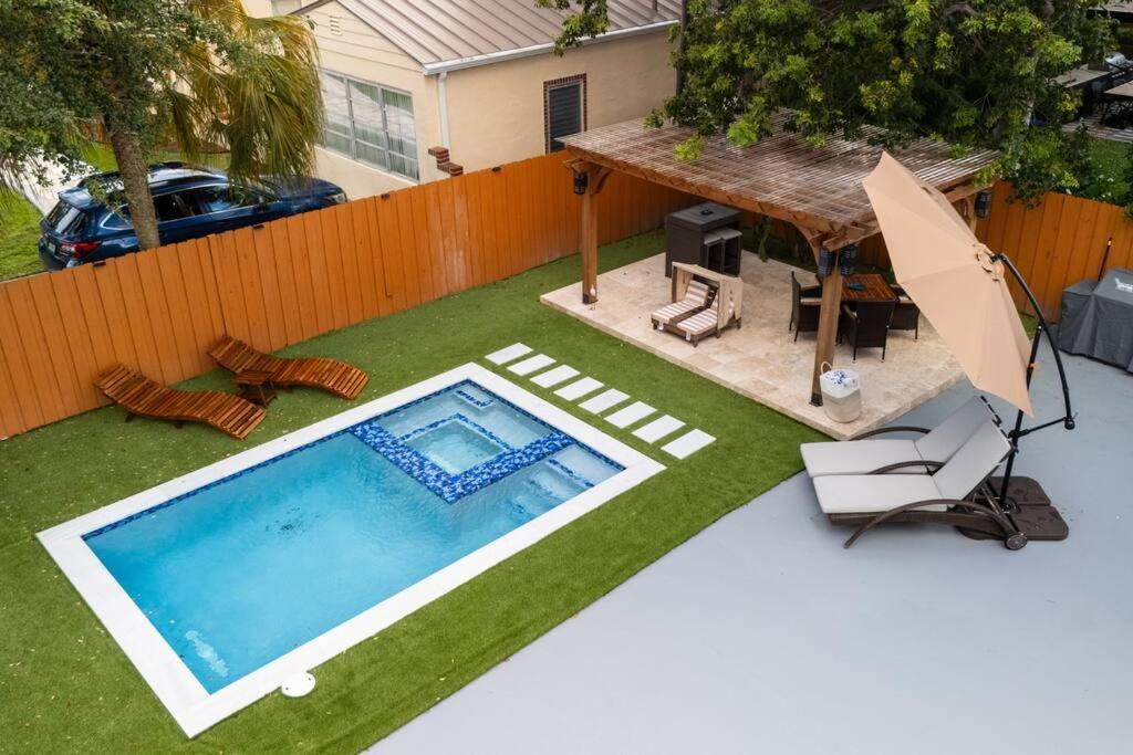 فيلا Luxury Retreat 3B ,2Ba Pool , Coral Gables Center ميامي المظهر الخارجي الصورة