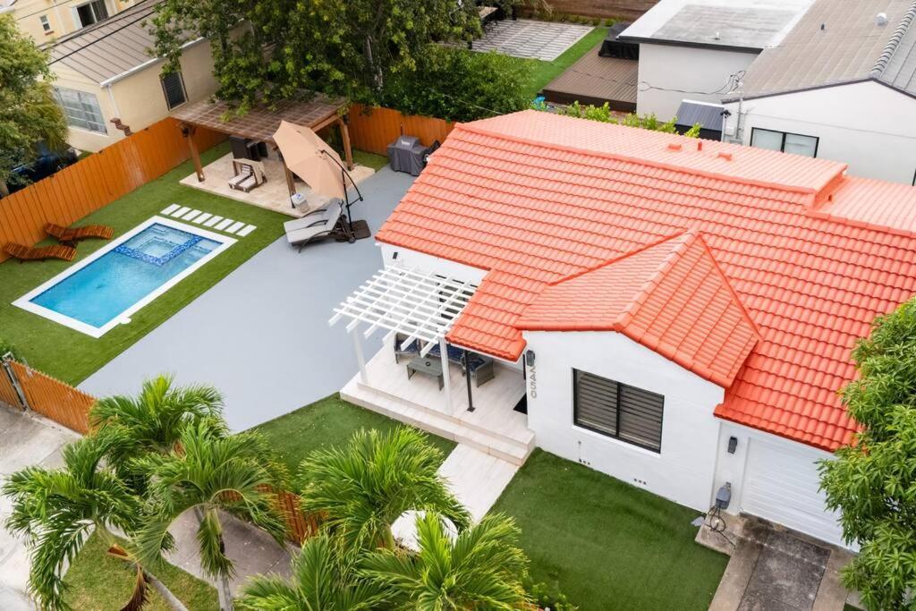 فيلا Luxury Retreat 3B ,2Ba Pool , Coral Gables Center ميامي المظهر الخارجي الصورة
