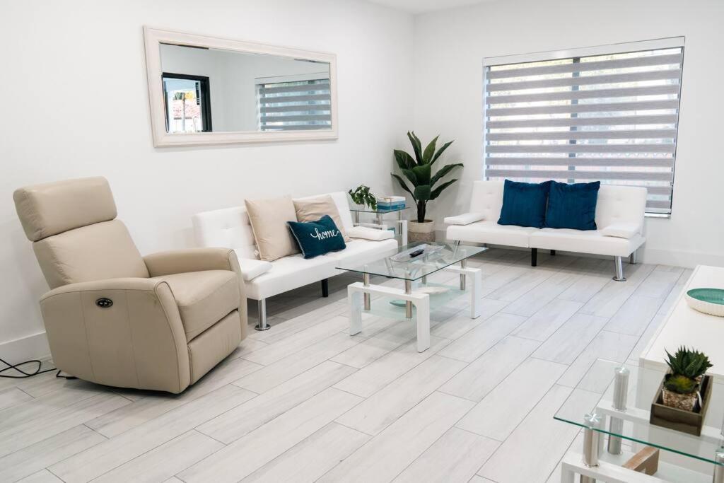 فيلا Luxury Retreat 3B ,2Ba Pool , Coral Gables Center ميامي المظهر الخارجي الصورة