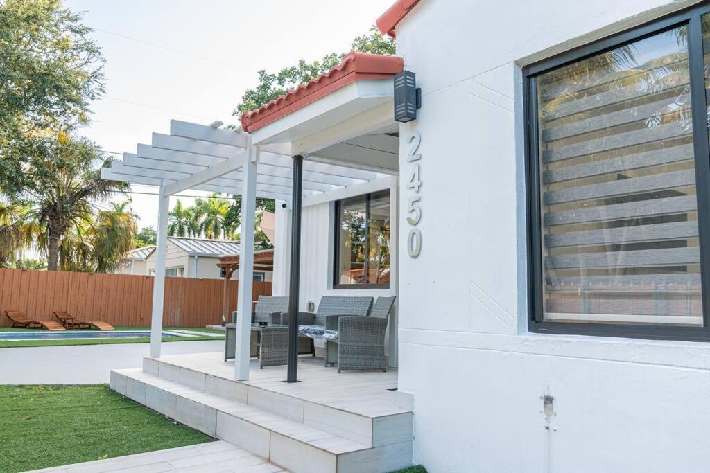 فيلا Luxury Retreat 3B ,2Ba Pool , Coral Gables Center ميامي المظهر الخارجي الصورة
