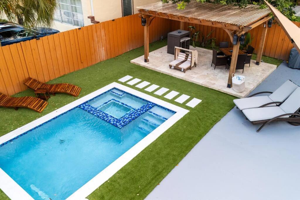 فيلا Luxury Retreat 3B ,2Ba Pool , Coral Gables Center ميامي المظهر الخارجي الصورة