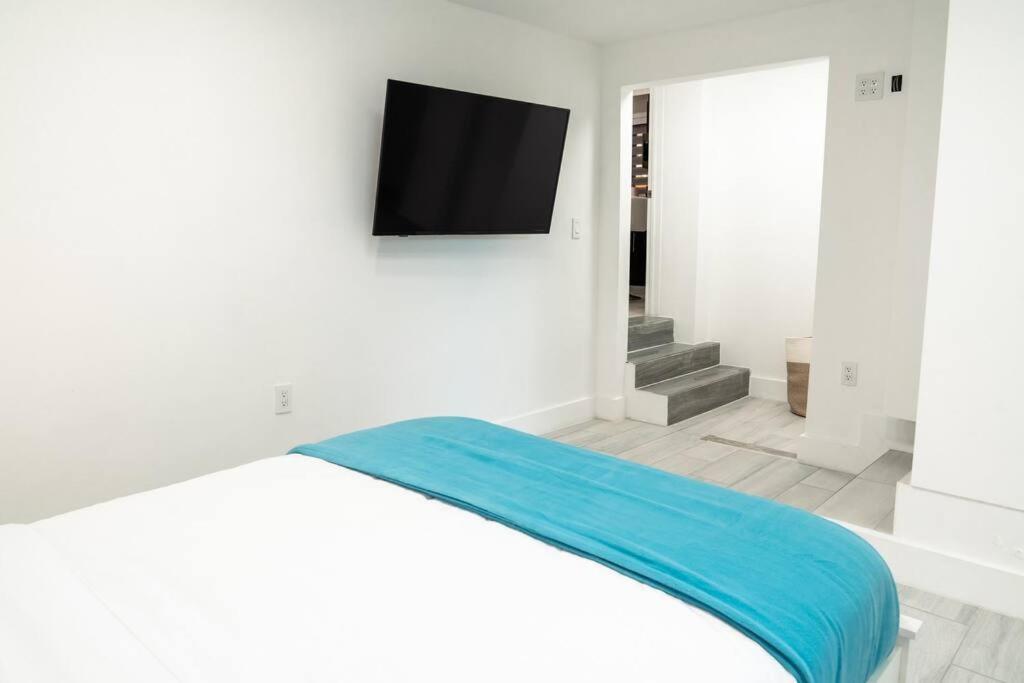 فيلا Luxury Retreat 3B ,2Ba Pool , Coral Gables Center ميامي المظهر الخارجي الصورة