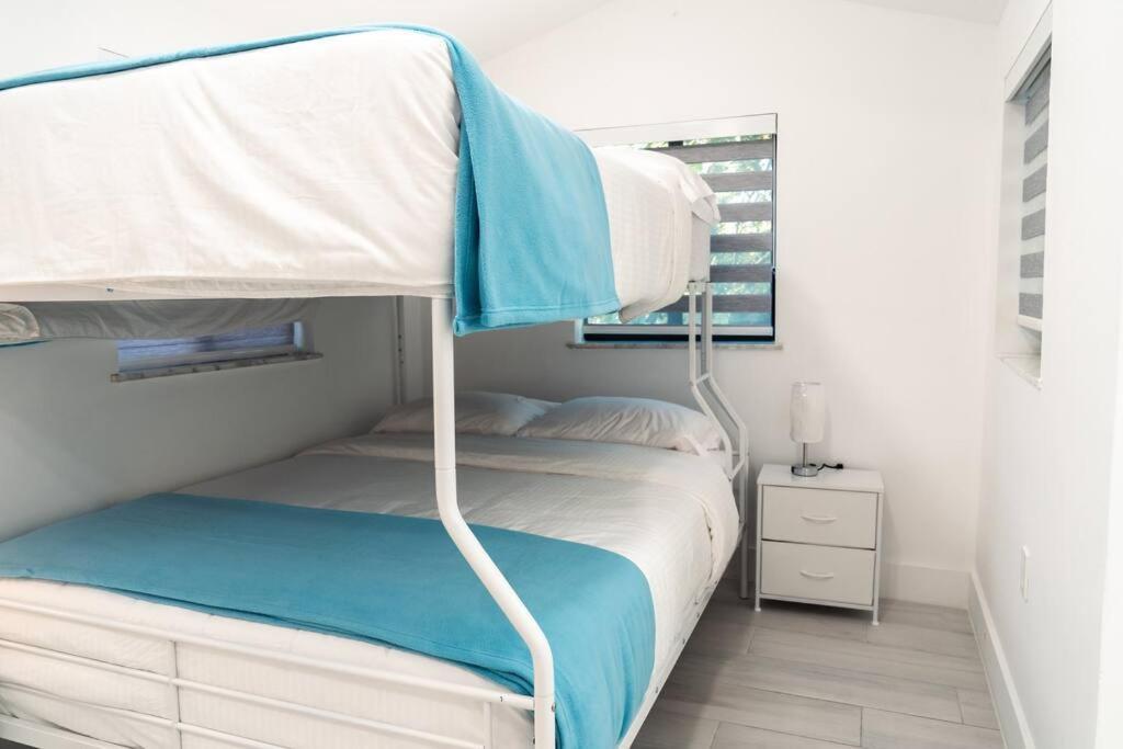 فيلا Luxury Retreat 3B ,2Ba Pool , Coral Gables Center ميامي المظهر الخارجي الصورة