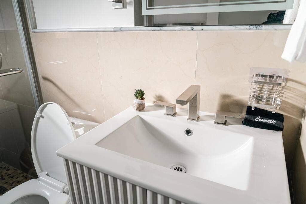 فيلا Luxury Retreat 3B ,2Ba Pool , Coral Gables Center ميامي المظهر الخارجي الصورة