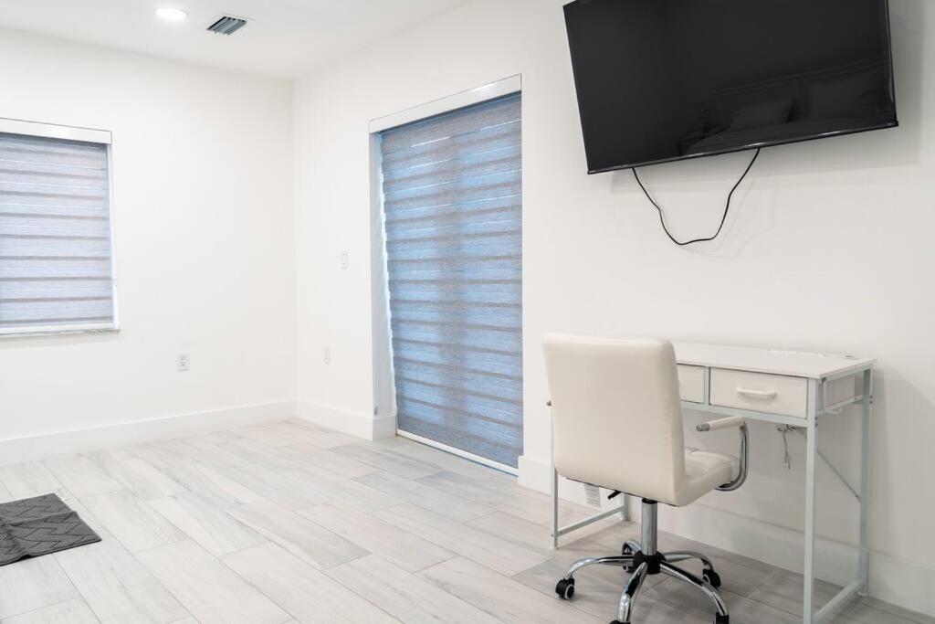 فيلا Luxury Retreat 3B ,2Ba Pool , Coral Gables Center ميامي المظهر الخارجي الصورة