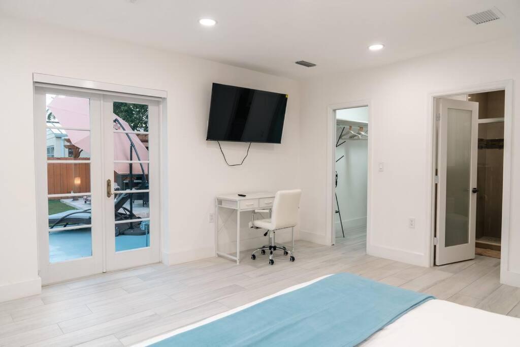 فيلا Luxury Retreat 3B ,2Ba Pool , Coral Gables Center ميامي المظهر الخارجي الصورة