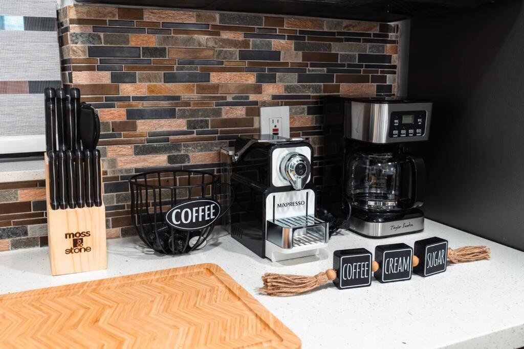 فيلا Luxury Retreat 3B ,2Ba Pool , Coral Gables Center ميامي المظهر الخارجي الصورة
